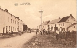  Grandrieu - Entrée du village 