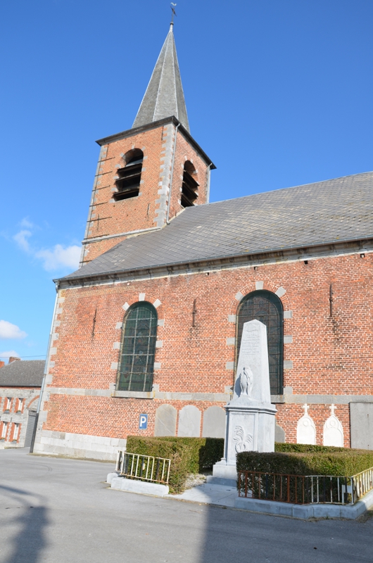 Grandrieu - Eglise et monument aux morts