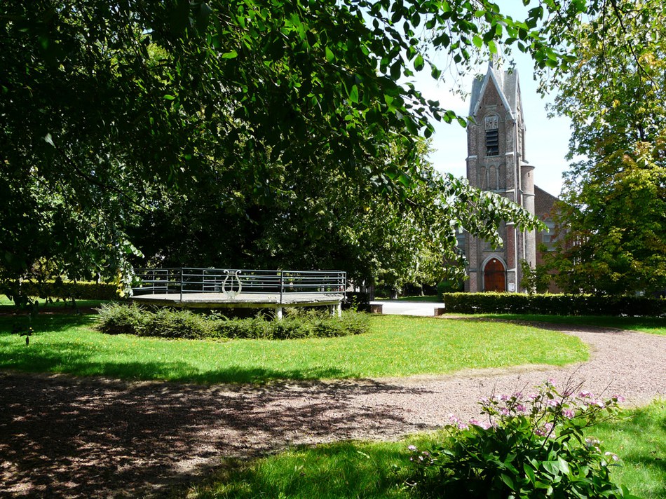 Sautin - Parc et église